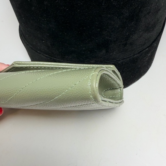 SOLD Saint Laurent Grain De Poudre Matelasse Chevron Small Envelope Wallet Sage - Picture 7 of 13